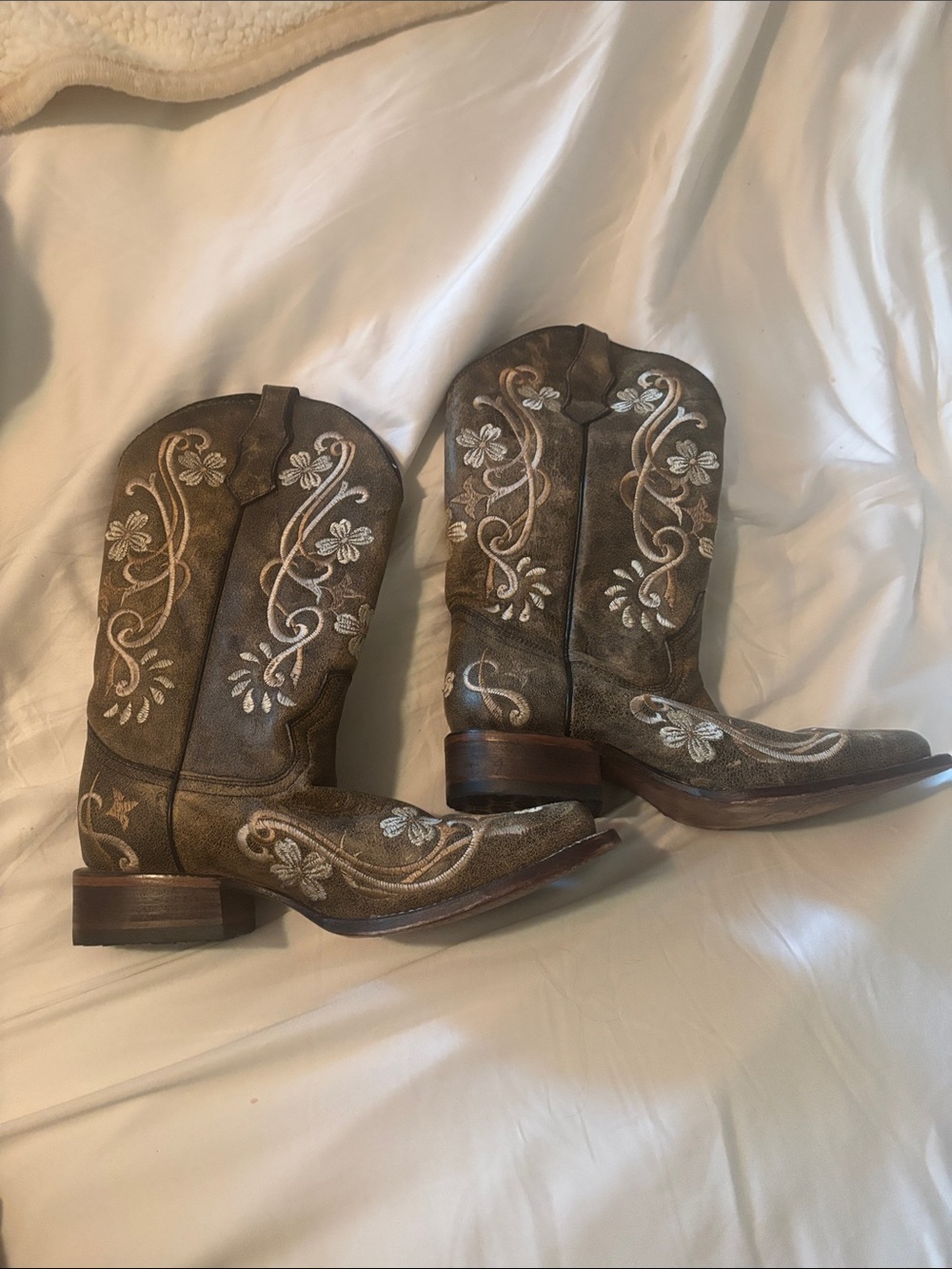 Embroidered Brown Western Cowboy Boots - Floral Stitch Detail